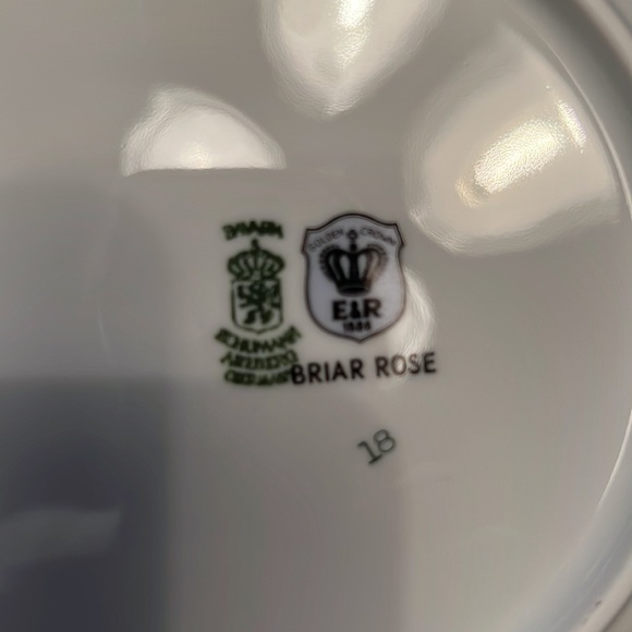 Schumann Arzburg Germany Briar Rose with Gold Trim 4 Place Settings - Picture 6 of 10